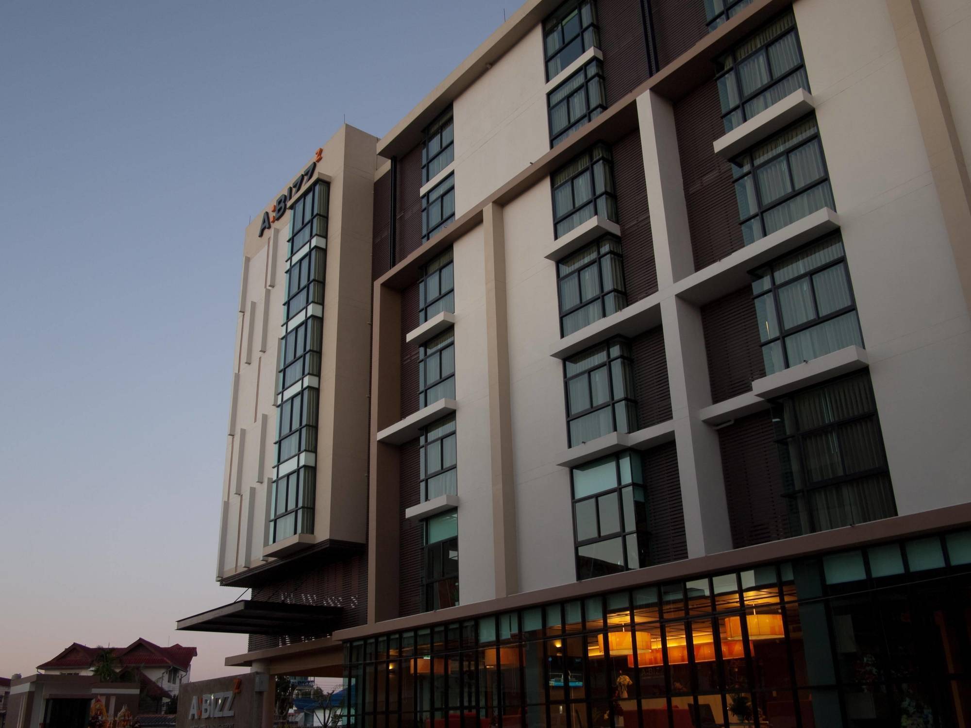 Abizz Hotel Lampang Airport Exterior foto