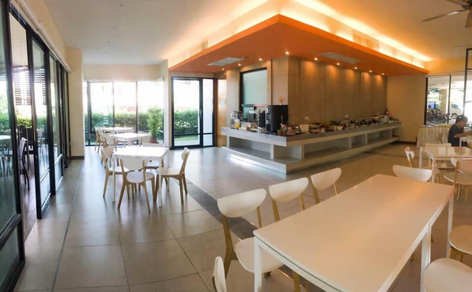 Abizz Hotel Lampang Airport Exterior foto